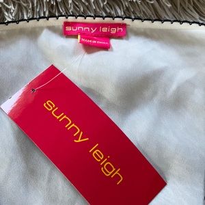 NWT off-white flouncy blouse with black piping